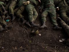 Тела 11 российских солдат нашли в селе Вильховка. Фото: Felipe Dana / AP Photo