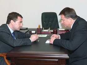 Дмитрий Медведев и Вячеслав Дудка, фото с сайта kremlin.ru