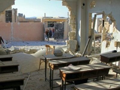 Разрушения в школе в селении Хасс (провинция Идлиб). Фото AFP, источник - anonhq.com