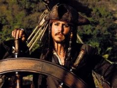 Капитан Джек Воробей из фильма "Пираты Карибского моря": pirates.fandom.com